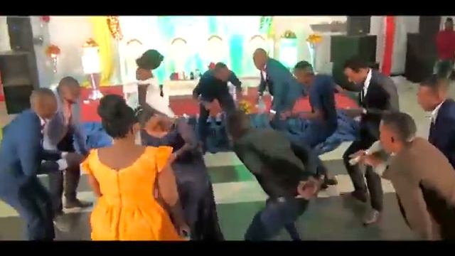 Malwedhe challenge African wedding Ibrahim & Chimpaye night hosted by erickford mc, music by djmill смотреть онлайн