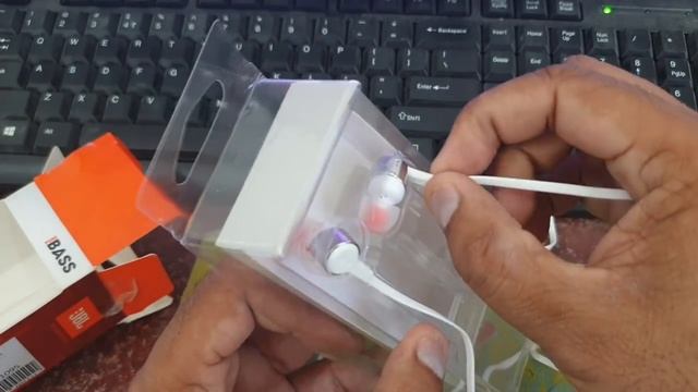 JBL T210 Earphone⚡ Unboxing + GIVEAWAY?? || Android Guruji || смотреть онлайн