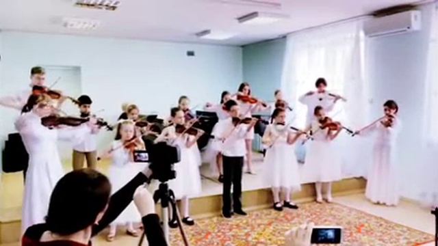 К. Сен Санс ,,Лебедь,, Ансамбль скрипачей ,,Viola,, смотреть онлайн