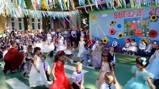 Выпускной бал казачьего детского сада №83 имени атамана Антона Головатого Хостинского района города смотреть онлайн