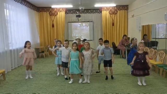 поздравление с "Днём матери", детский сад "Белоснежка", г.Надым, ст. группа. смотреть онлайн