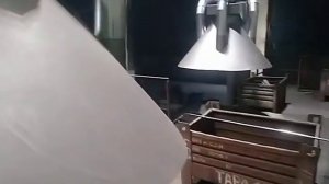 Вытяжной зонт с подачей приточного воздуха над плавильной печью