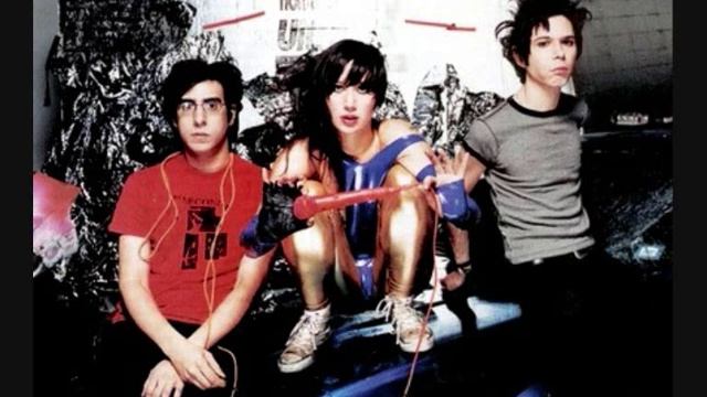 Yeah Yeah Yeahs - Blowhard смотреть онлайн