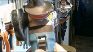 Заедает кнопка включения на новой ушм Makita GА5041C.