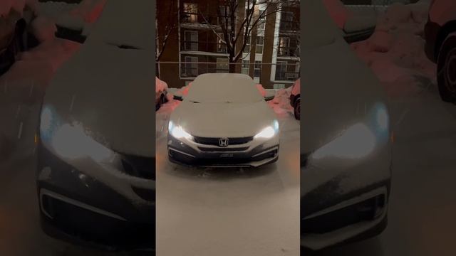 Снег в Канаде засыпал всю машину. Программа CUAET #cuaet #canada смотреть онлайн