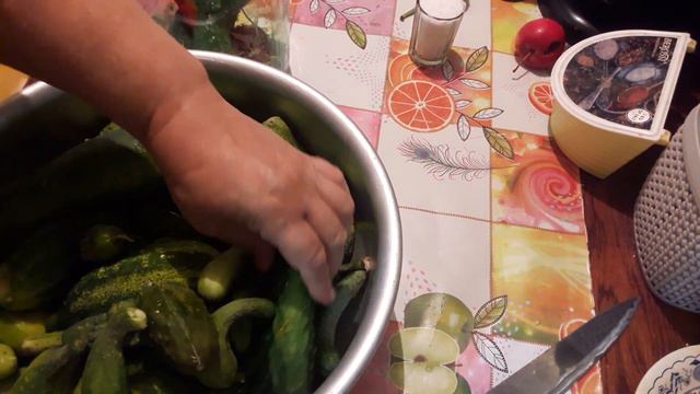 Солю огурцы как раньше... смотреть онлайн