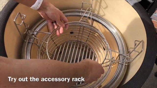 Kamado Joe Classic III - Unboxing, assembly and first lighting timelapse смотреть онлайн