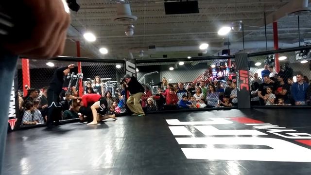 UFC GYM 1/31/2015 Kevin vs NJ Mac смотреть онлайн