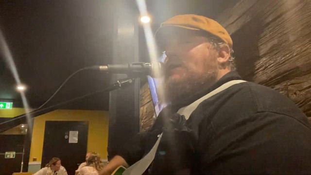 THERE IS A LIGHT - THE SMITHS MORNING GLORY - OASIS MASH UP LIVE REAL ALE REVOLUTION смотреть онлайн