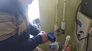 Соединение полипропилен и металл без возможности развести трубы стояка отопления