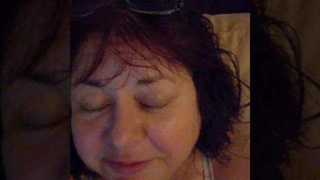 Конфетка моя, шоколадка моя, , не обращай внимания на все гадости, которые говорят про маму и папу смотреть онлайн