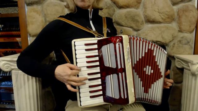 2928 - Candy Striped Marotta Piano Accordion LM 25 12 $499 смотреть онлайн
