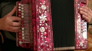 Аккорды на правой клавиатуре гармони.