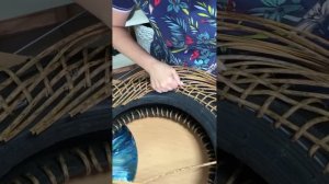 Стол из колеса своими руками из ротанга