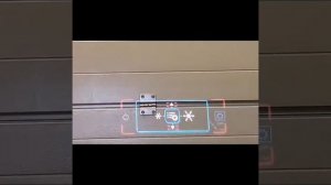 Проекция на лобовое стекло на последних Мерседесах.