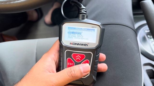 Box Opening and Reviewing KONNWEi KW310 OBD-II Diagnostic Tool смотреть онлайн