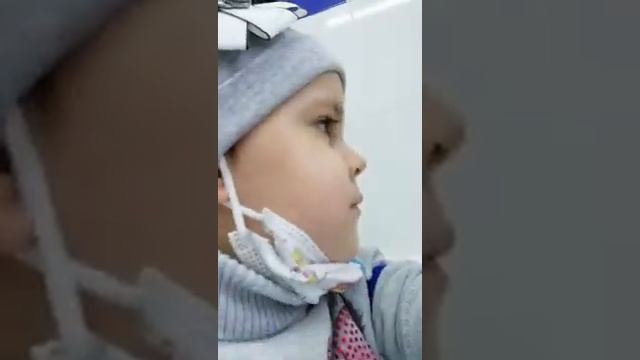 Отважная Ульяна не боится сдавать кровь смотреть онлайн
