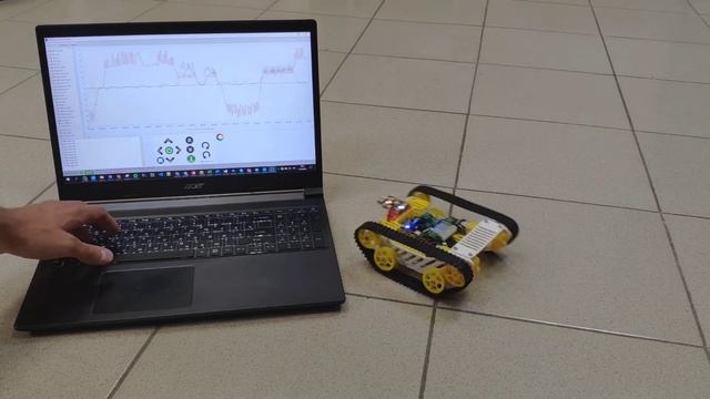 Управление наземным роботом через плату Nanopix с модулем расширения. Показываем работу optical flo смотреть онлайн