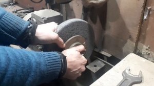 Балансировка заточного круга на точило.