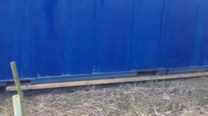 Необычный способ передвигать 6 метровый контейнер без крана....