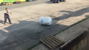 Распаковка спасательного плота