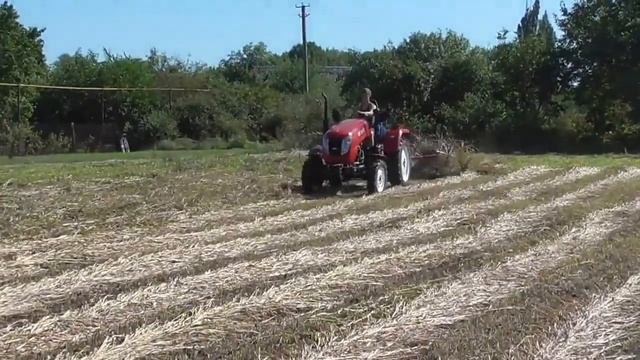 Ворошение сена граблями Солнышко /Выходные у отца в Селе смотреть онлайн