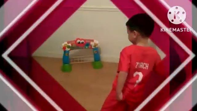 AYMAN PLAYING FOOTBALL ❤️🇲🇦🦁 смотреть онлайн