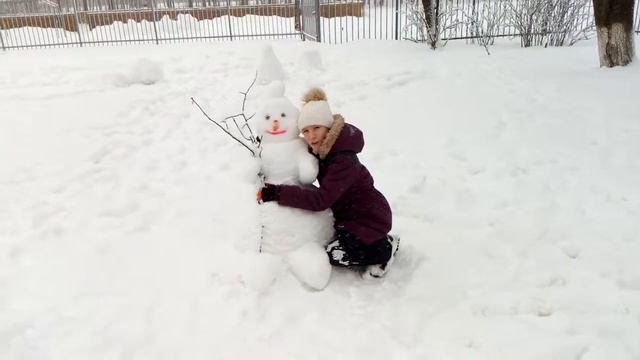 Дарья со снеговиком поздравляет всех с новым годом смотреть онлайн