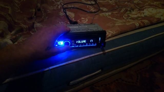 Pioneer MVH-S325BT смотреть онлайн