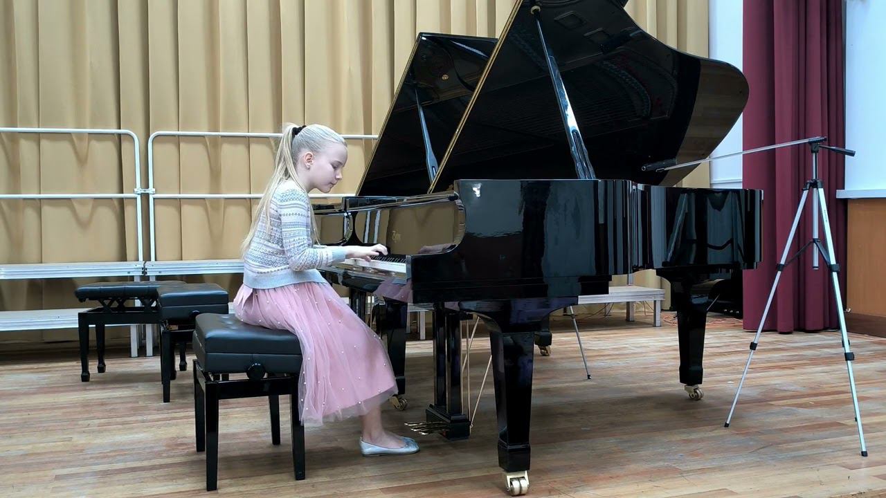 10. К. Нильсен «Часы с музыкой». Исп. Мартиросян Арина смотреть онлайн