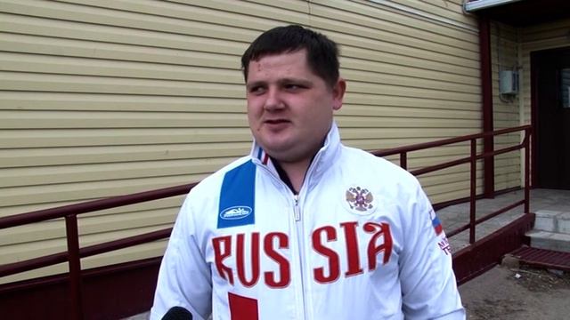 Спортсмены тренируются дома смотреть онлайн