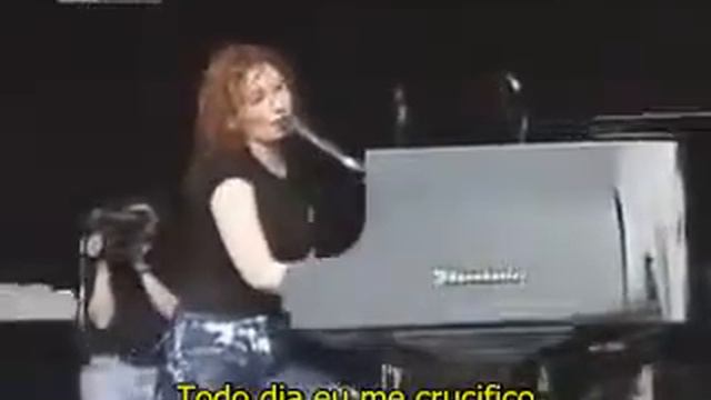 Tori Amos    Crucify   Glastonbury 98   Legendado