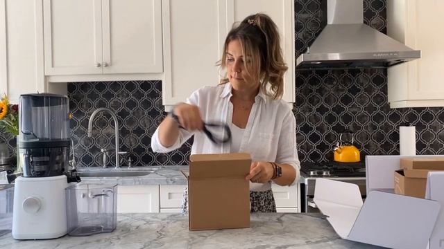 Nama J2 Cold Press Juicer Unboxing смотреть онлайн