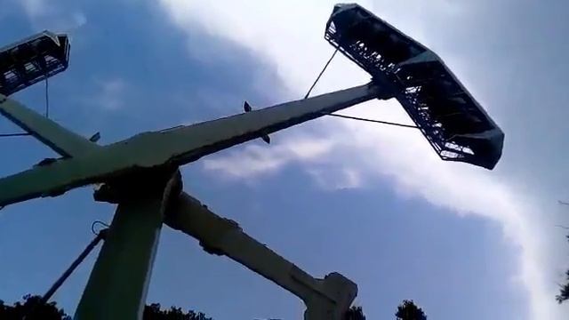 Аттракцион Камикадзе вверх ногами смотреть онлайн