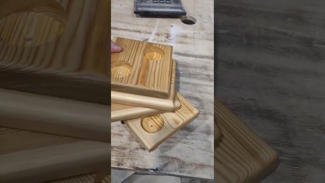 Комплект подсвечников из лиственницы для свечей-таблеток смотреть онлайн