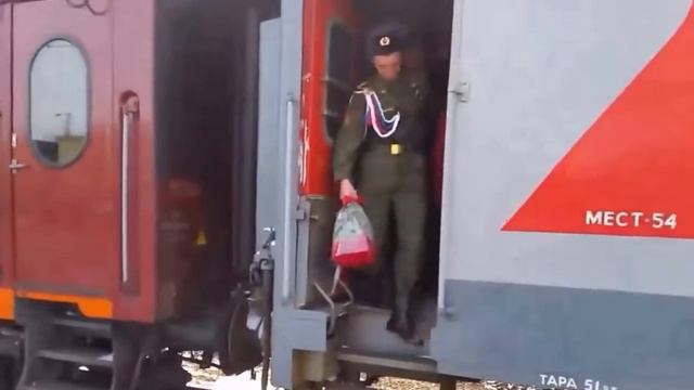 Парень вернулся с армии!!! смотреть онлайн