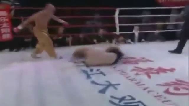 Крутой китайский монах неплохо машется! смотреть онлайн