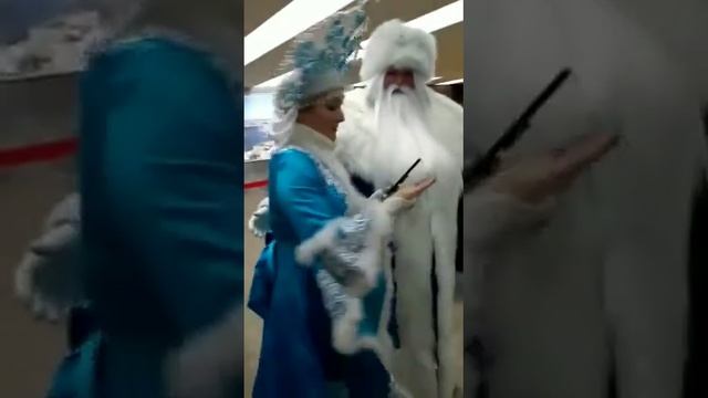 Дед Мороз в пути|Екатеринбург ст. Геологическая. ❄️? смотреть онлайн