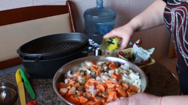Тушенный Заяц с Черносливом, Первый Рецепт! смотреть онлайн