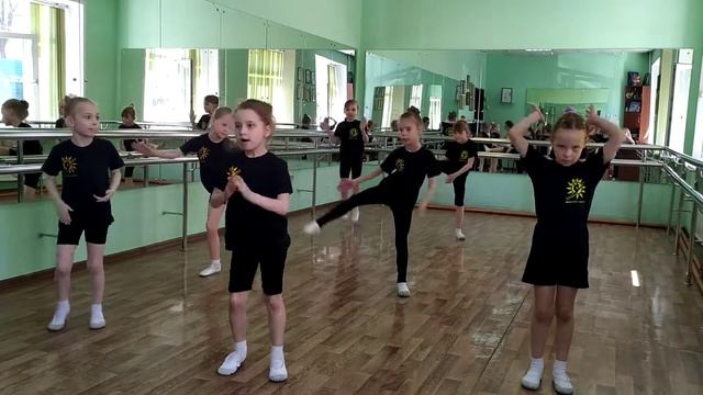 контрольный урок Танец 1 класс 2022(1) смотреть онлайн