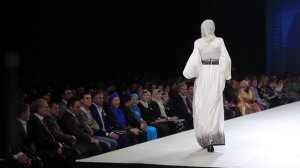 Показ Дома Моды Firdaws на Volvo неделя в Москве