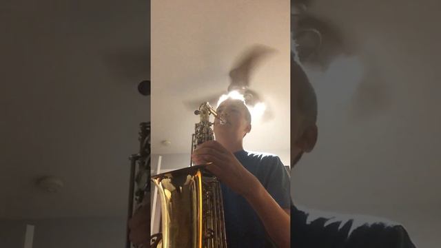 Me grinding out my sax смотреть онлайн