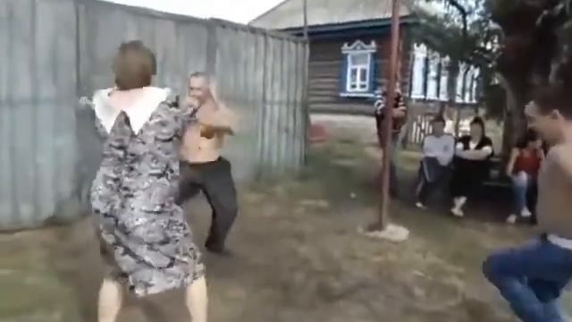 В деревне /дикие танцы / ржач. смотреть онлайн