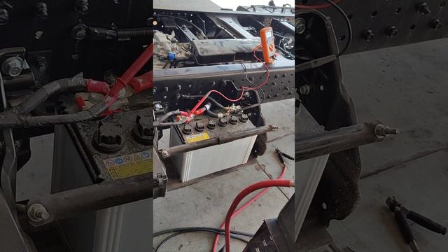 COMO REVISAR SI TU ALTERNADOR NO METE CARGA EN CUALQUIER AUTOMOTOR, SUSCRÍBETE 💪💪💪 смотреть онлайн