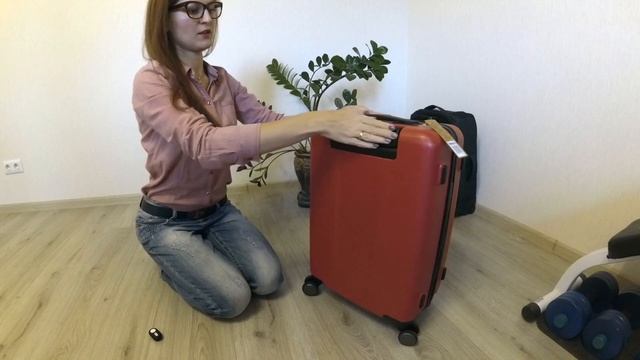 Xiaomi RunMi 90 Points Suitcase Red 20'' / Обзор чемодана Сяоми смотреть онлайн