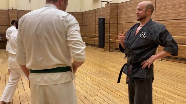 Ближний бой. Как правильно наработать защиту-атаку ? #ближнийбой #каратэ #романгрузинов