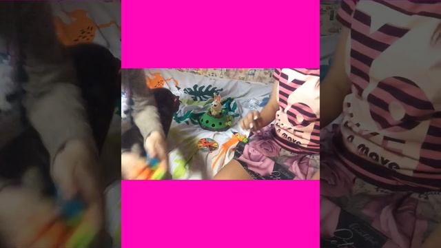 РАСПАКОВКА ИГРЫ «КРОЛИК ПОПРЫГУНЧИК» КРОЛИК УБИЛ КАРИНУ?? смотреть онлайн