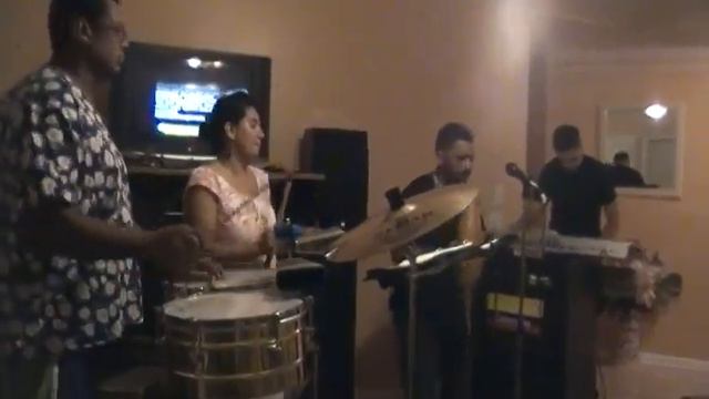 '' SON CARIBE '' SALSIANDO смотреть онлайн