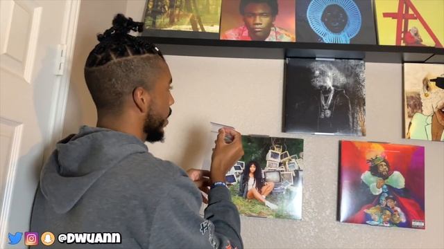 HOW TO HANG YOUR VINYL RECORDS ON THE WALL!! APARTMENT/ DORM SAFE WAY FOR STORING VINYL!! смотреть онлайн