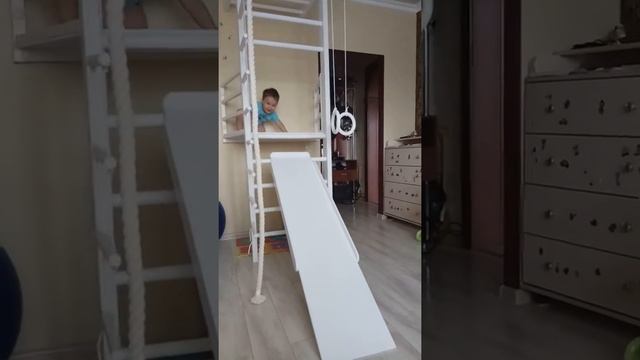 Шведская стенка с балконом смотреть онлайн